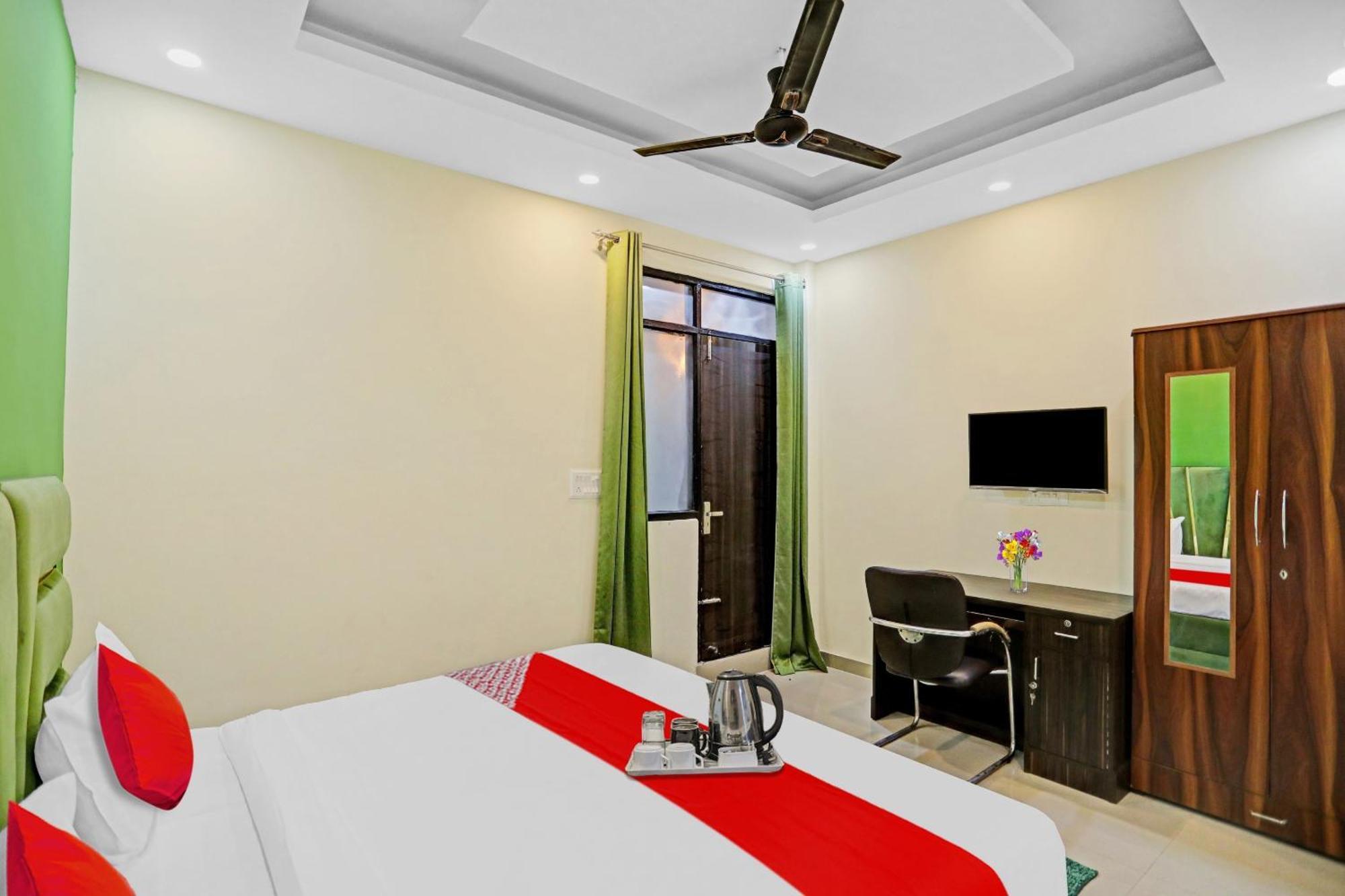 Hotel Flagship Grand Imperial Near Worlds Of Wonder Kālkāji Devi Esterno foto